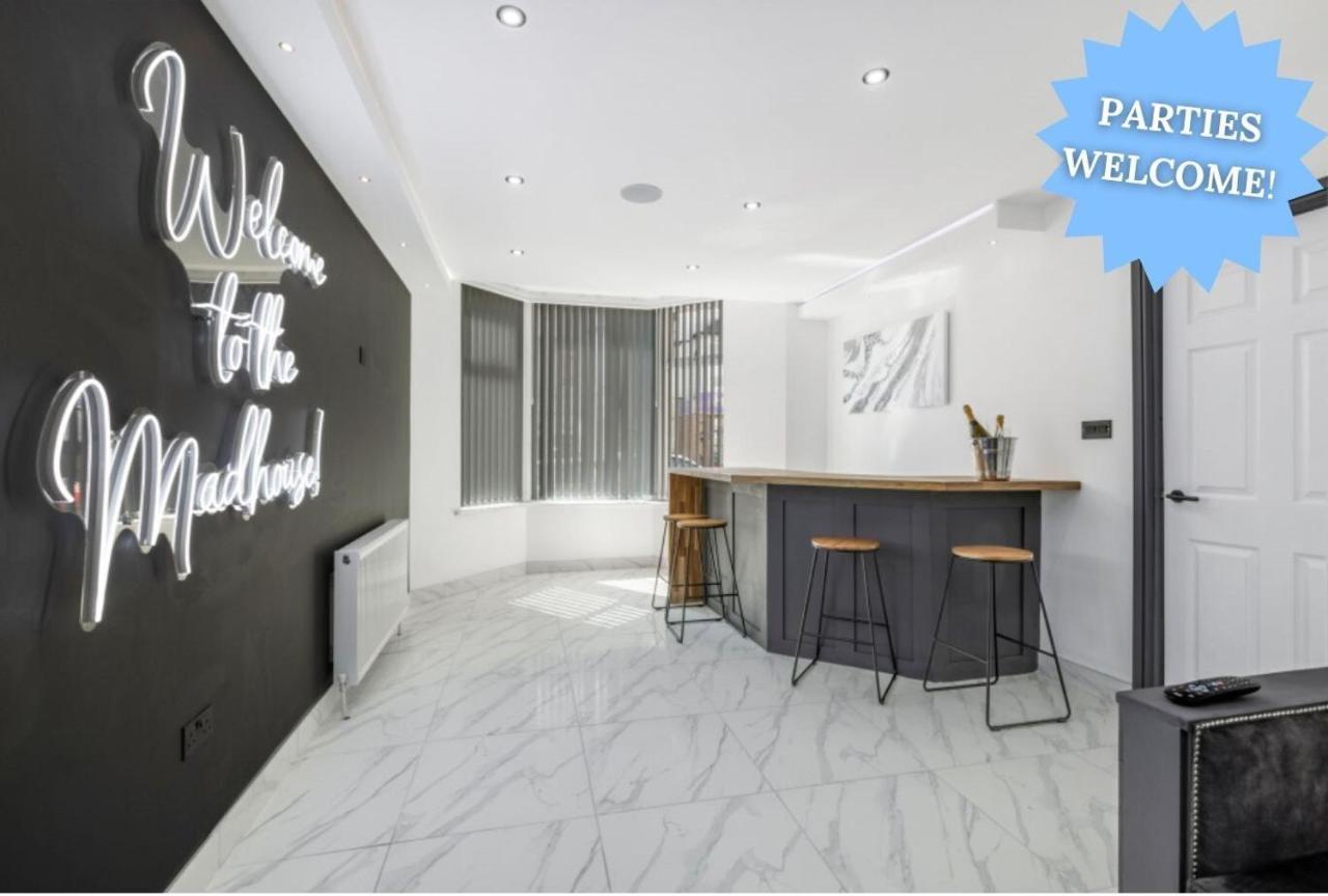 Crystal Towers Sasco Apartments 블랙풀 외부 사진